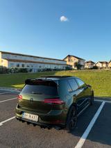 Volkswagen Golf 7.5 R DSG 4MOTION 430hp - Volkswagen Golf mit Benzin-Antrieb: Grün, Schiebedach, Limousine