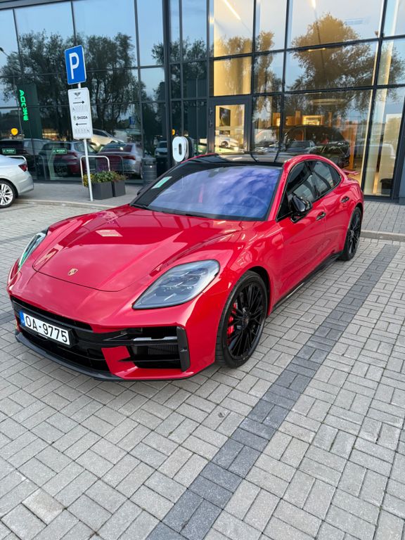 Image of Porsche Panamera