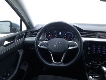 Volkswagen Passat - 4