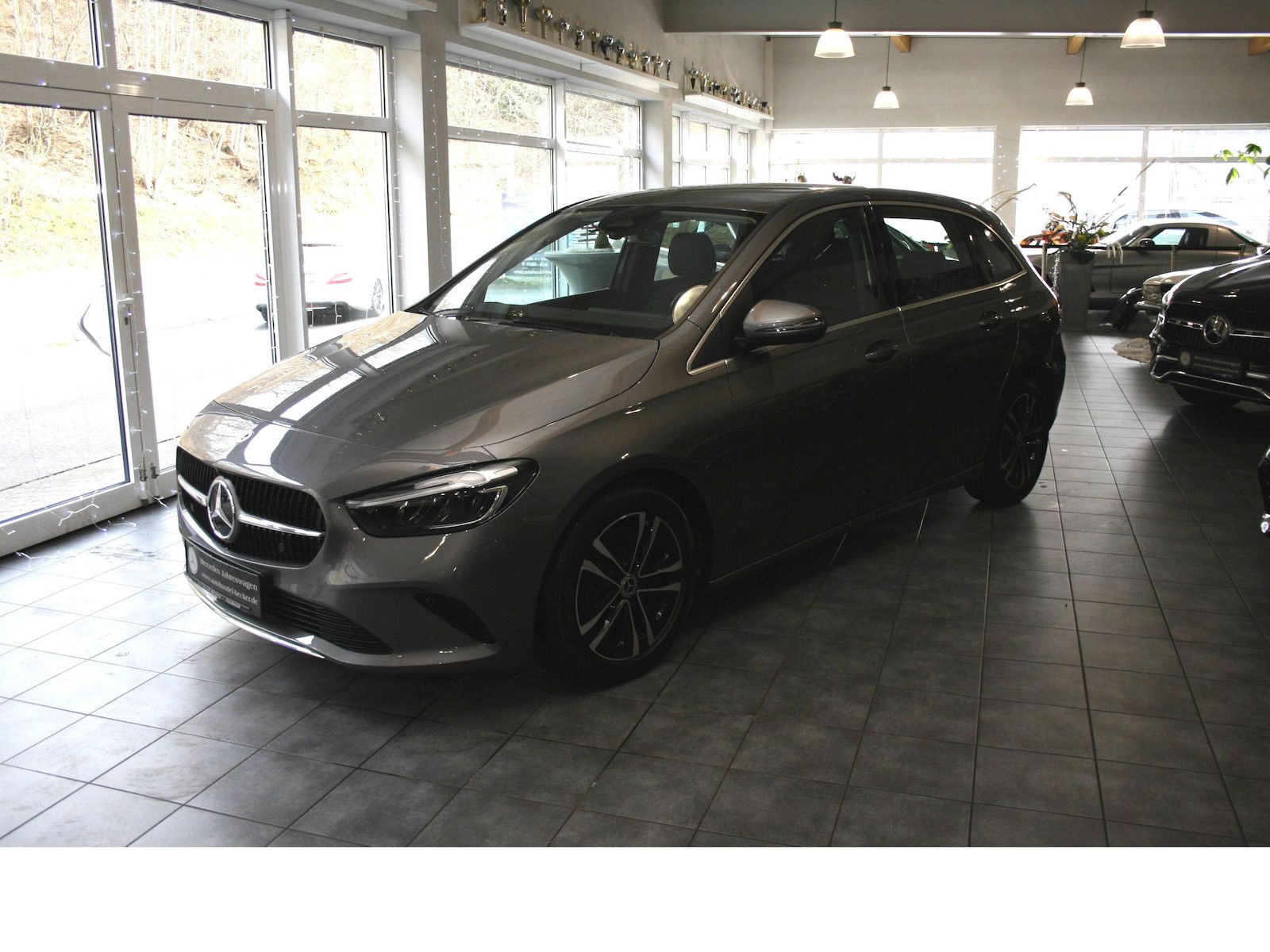 Fahrzeugabbildung Mercedes-Benz B 180 d Progres. Advanced *AHK*Winter-Paket*LED*