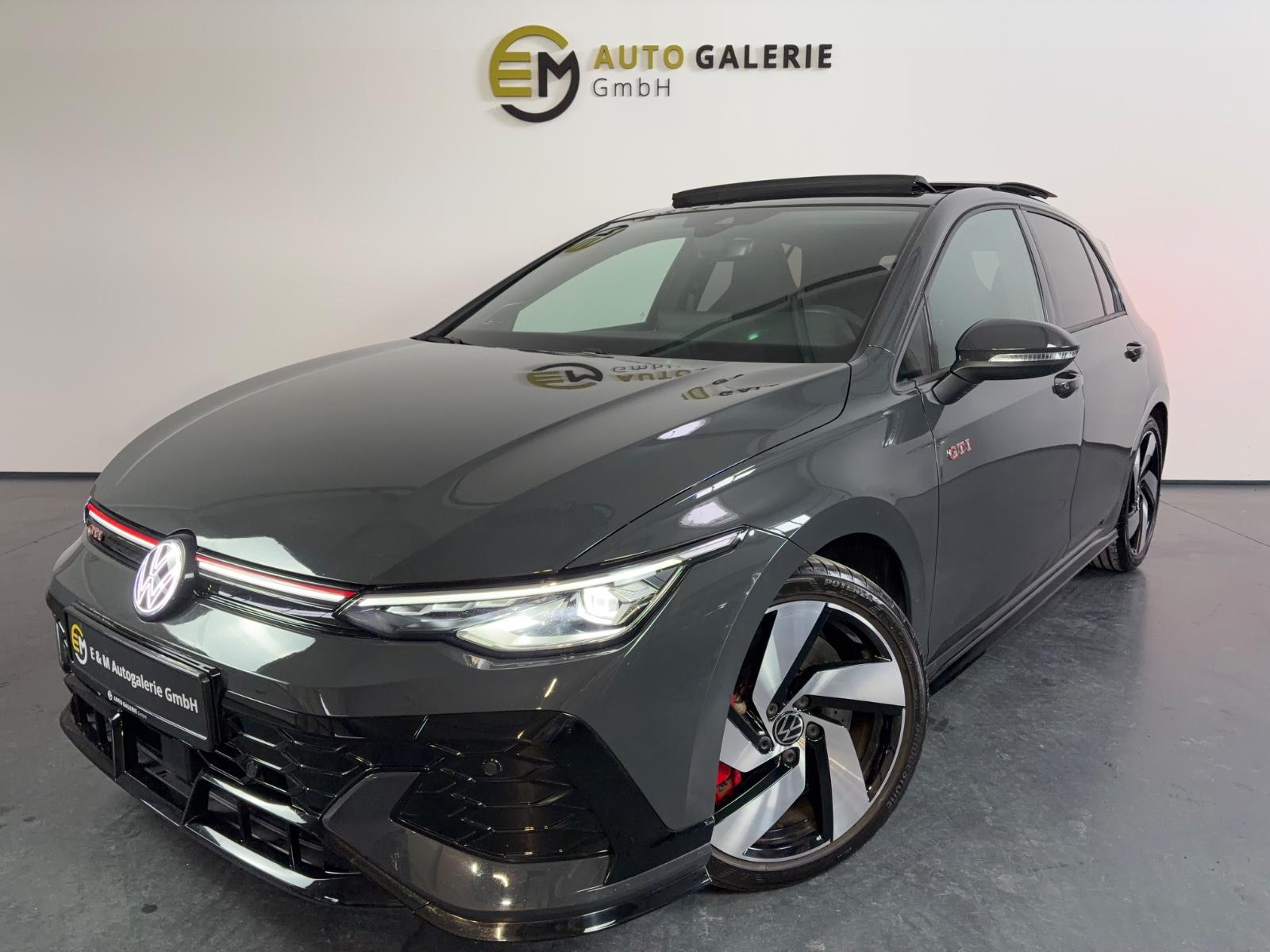 Volkswagen Golf VIII GTI Clubsport Pano H&K Kam ACC black