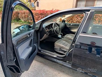 Volkswagen Golf - 11