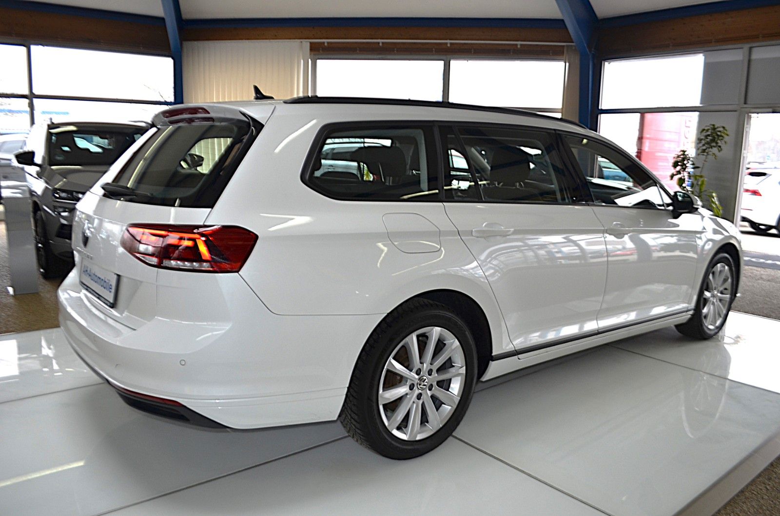 Volkswagen Passat Variant Basis AUTOMATIK NAVI R-KAMERA foto 4