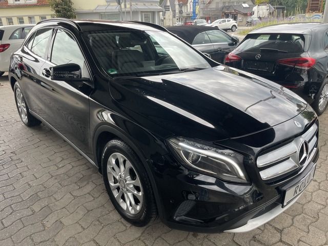 Mercedes-Benz GLA 200 7G Kamera BI-Xenon Aktiver Parkassistent