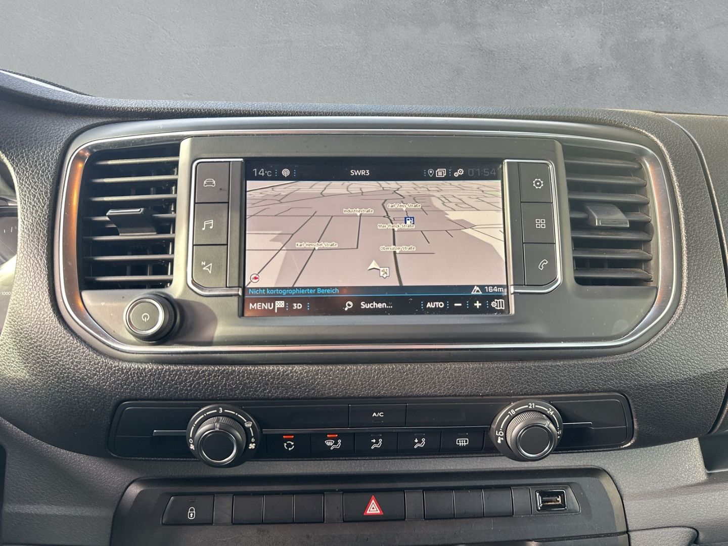 Fahrzeugabbildung Peugeot Expert Kombi L3 2.0 BlueHDi 145 PS 8-Sitzer *NAV