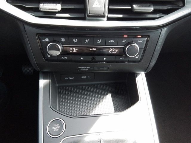 Fahrzeugabbildung SEAT Arona 1.0 TSI Xperience AHK 18''