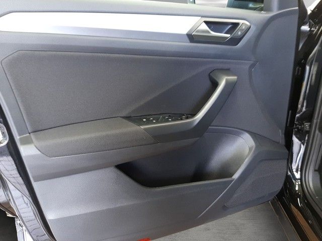 Fahrzeugabbildung Volkswagen T-Roc Life 1.5 TSI DSG Kamera LED ACC SitzHz