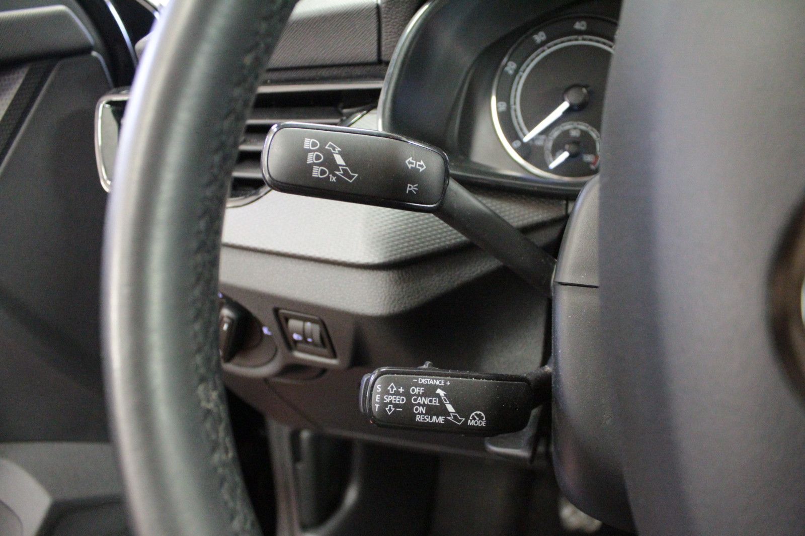 Fahrzeugabbildung SKODA Kamiq 1.0 TSI 85kW Ambition *Winterräder Alu*