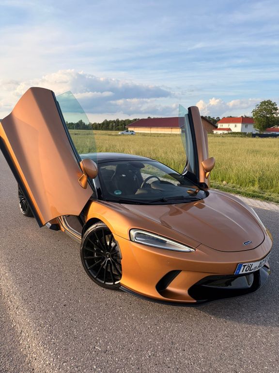 Image of McLaren GT