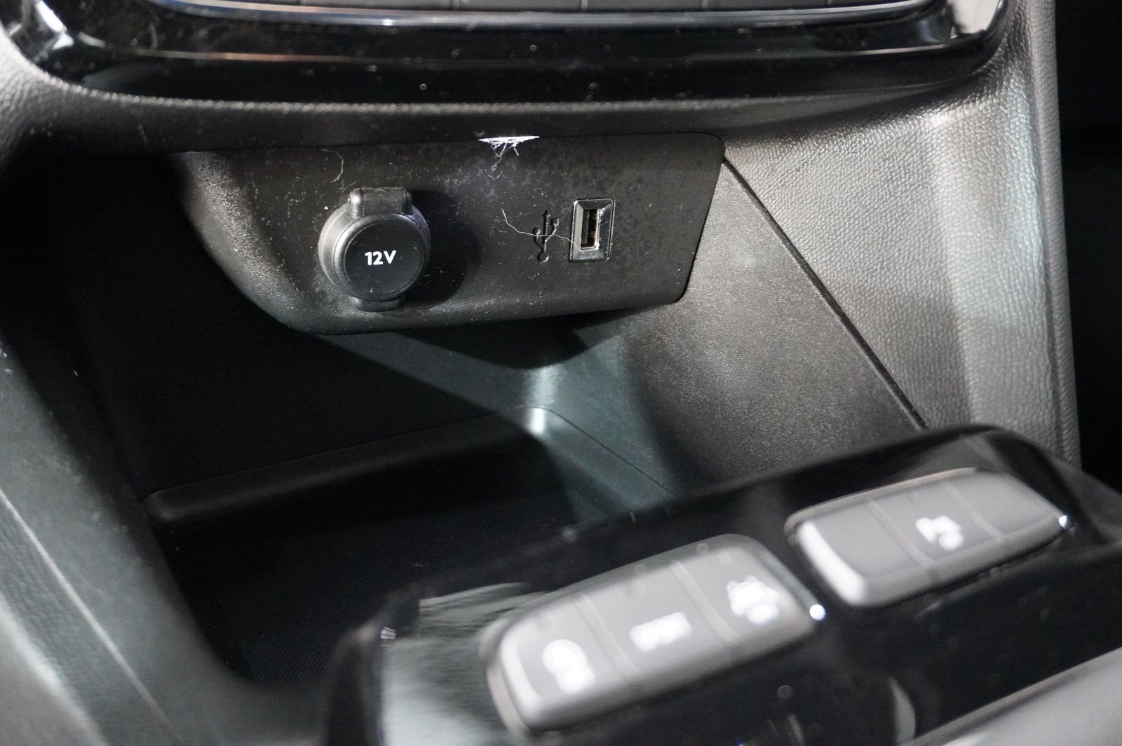 Fahrzeugabbildung Opel Mokka 1.2 Ultimate AHK/NAVI/SHZ/KAMERA/ACC/18"AL
