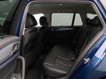 Fahrzeugabbildung BMW 530d Luxury Line Kamera DAB HiFi Stop&Go Alarm