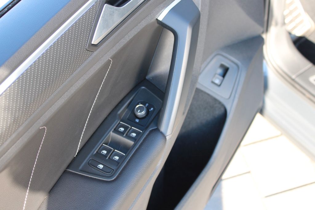 VW Tiguan R-Line 1.4 eHybrid NAVI SHZ LHZ KAMERA