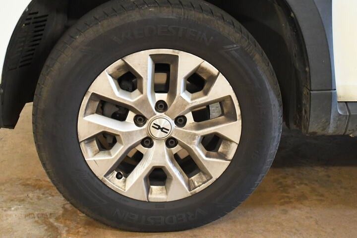 Fahrzeugabbildung Dacia Duster II Expression DIESEL NAVI ALU LED 1.HAND