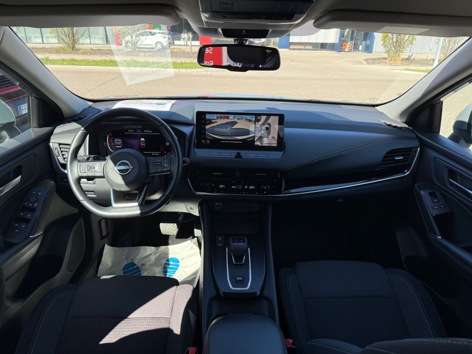 Fahrzeugabbildung Nissan Qashqai N-Connecta 360° Kamera, Navi, Winterpa.