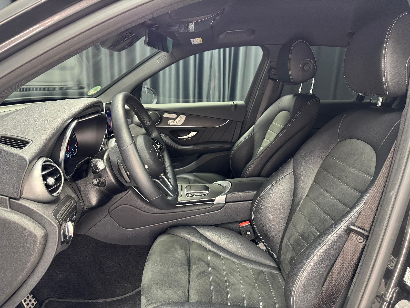 Fahrzeugabbildung Mercedes-Benz GLC 400 d 4Matic|AMG-LINE|AHK|STANDHEIZUNG|