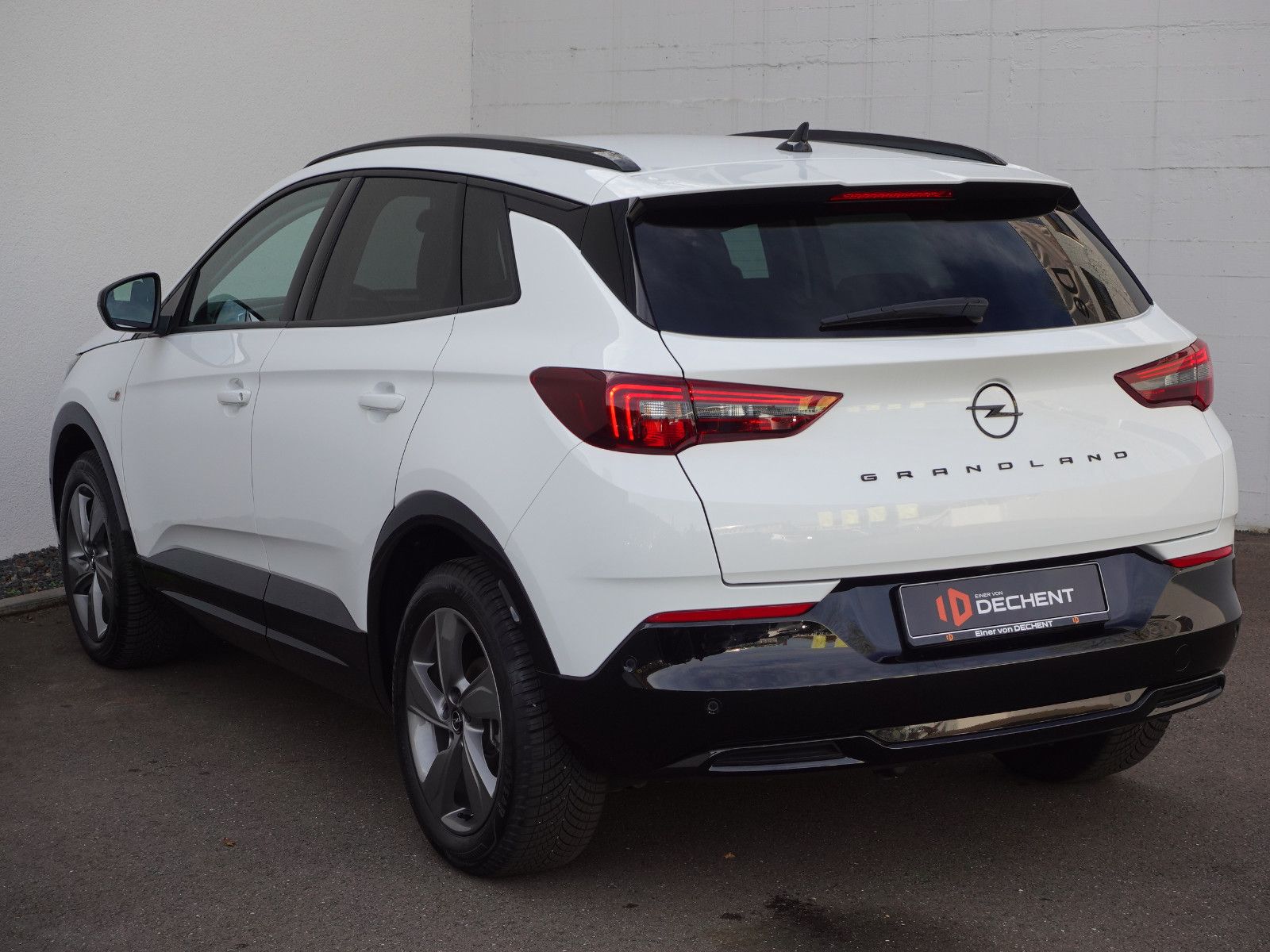 Fahrzeugabbildung Opel Grandland 1.2T AUTOMATIK,AHK,Navi,Kamera,Sitzhzg