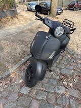 Vespa GTS Supertech iget 125 mattschwarz Akrapovich - Vespa GTS SuperTech 125