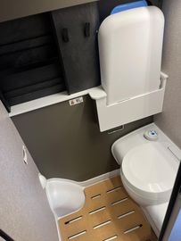 HYMER ERIBA HYMERCAR Grand Canyon S CrossOver 4x4 Winterp. AHK 2.8t