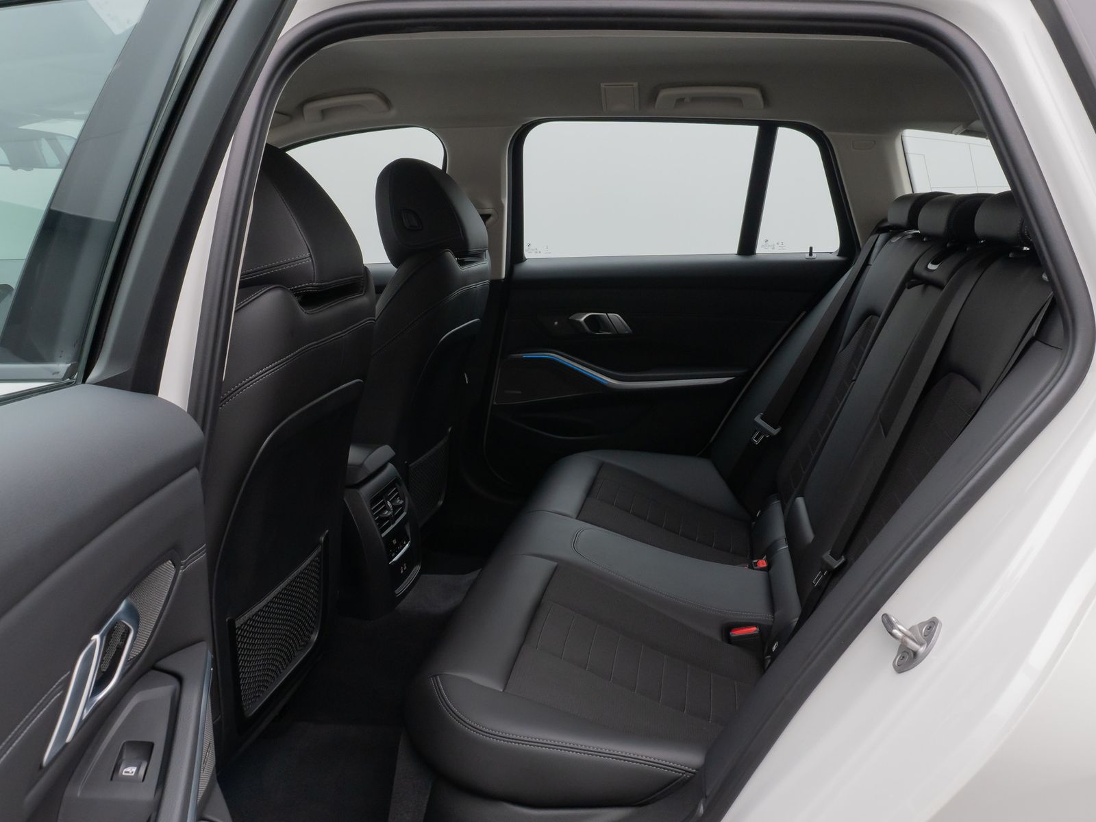 Fahrzeugabbildung BMW 320e Sport Line 360° Laser DAB H/K Komfort Alarm