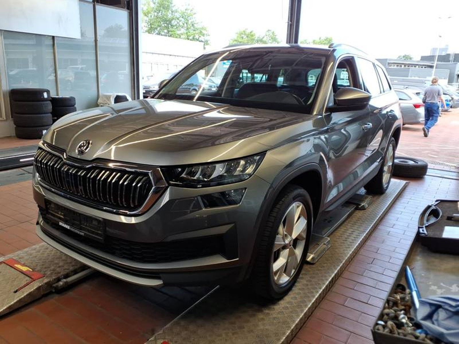 Skoda Kodiaq 2.0 TDI DSG Style 7-Sitzer  AHK Navi LED  imagem 3
