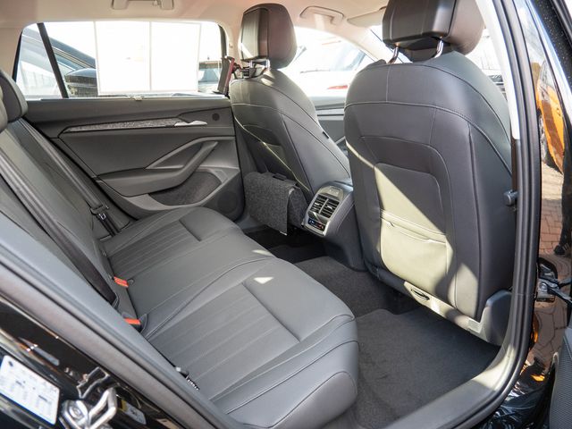 Foto Nummer 4: SKODA Superb