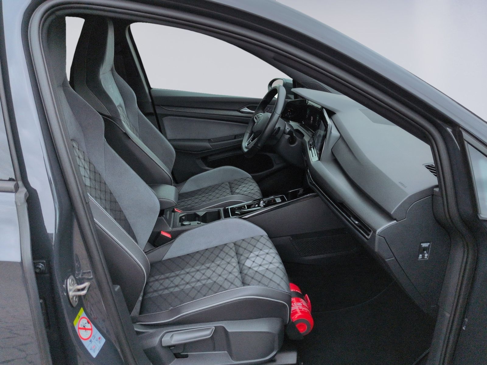 Golf VIII Variant 1.5 eTSI DSG R Line KAMERA