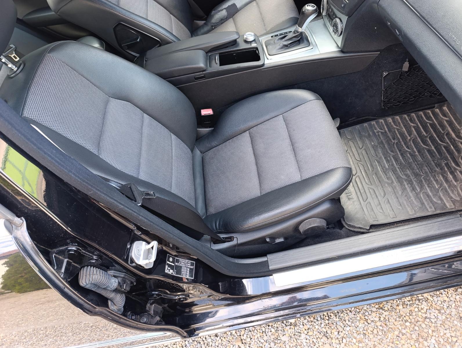 Mercedes-Benz C220 2011 — photo 18