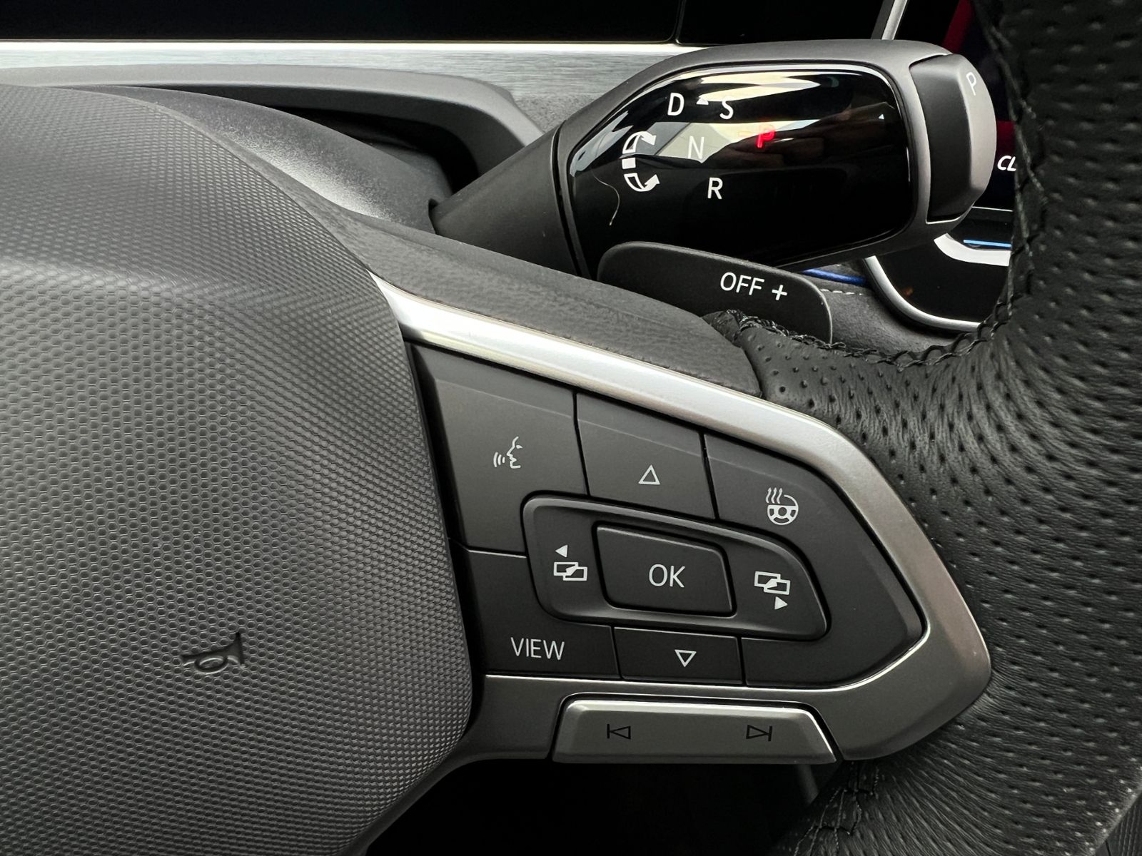 Fahrzeugabbildung Volkswagen Passat Variant R-Line 2.0 TDI DSG 4MOTION *AHK,