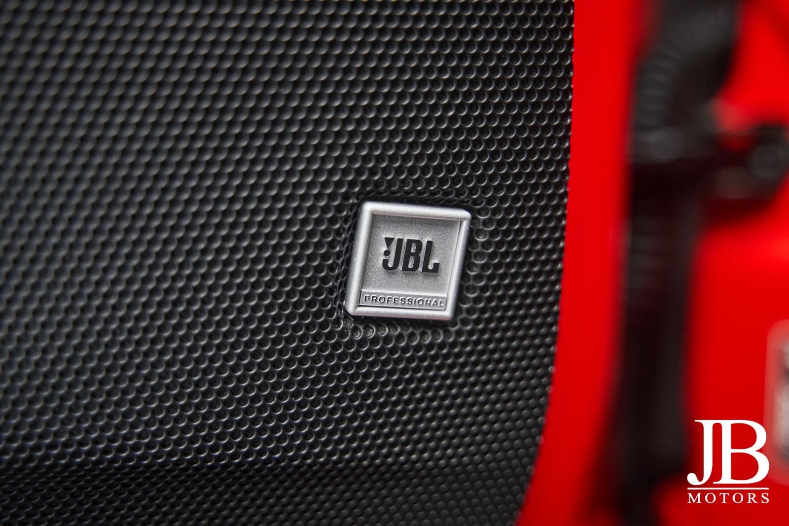 Fahrzeugabbildung Ferrari SF90 Stradale Full Carbon Lift Racing Seats JBL