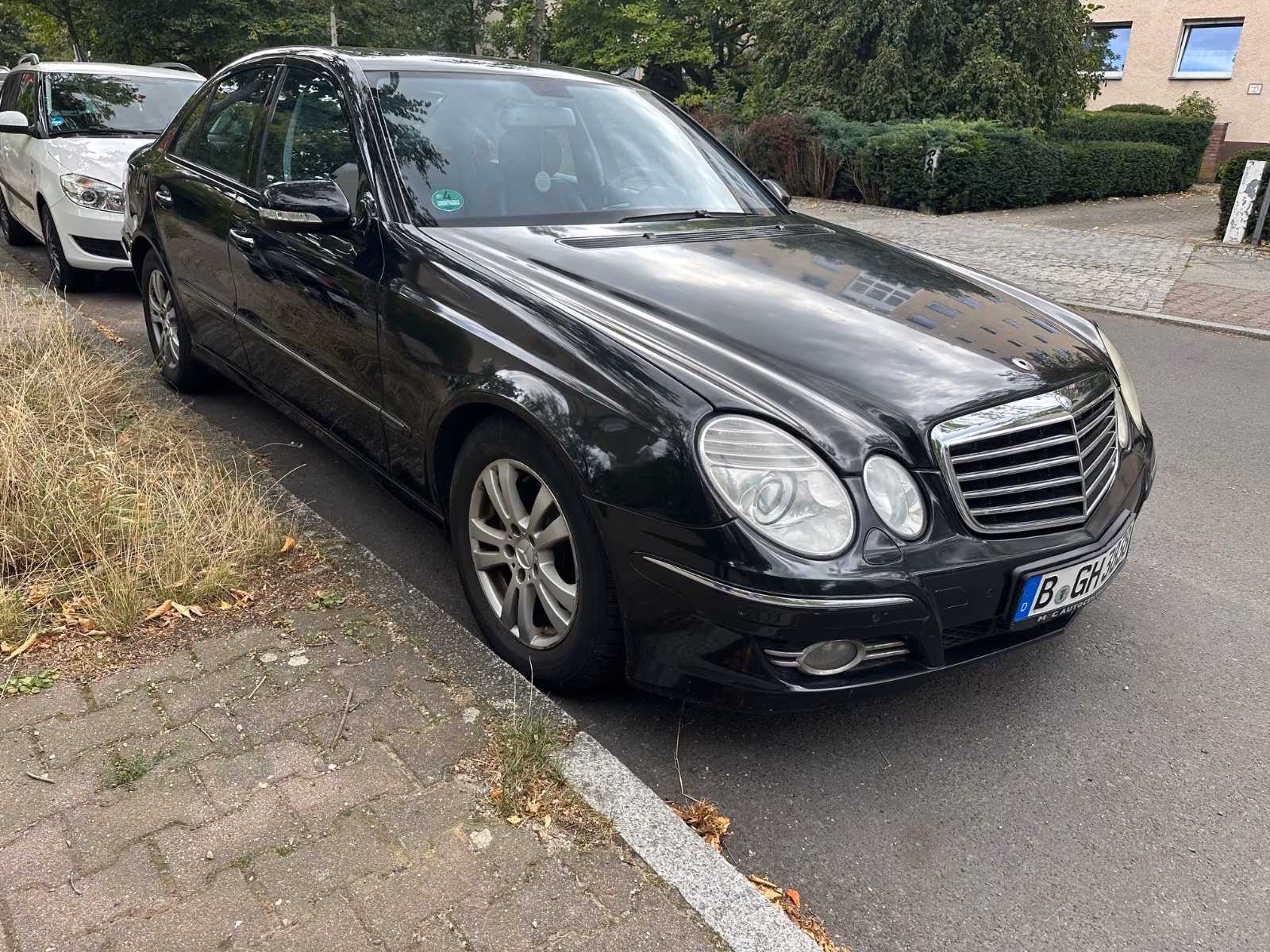 Mercedes-Benz E 220 CDI / Facelift / Navi / Schiebedach / 