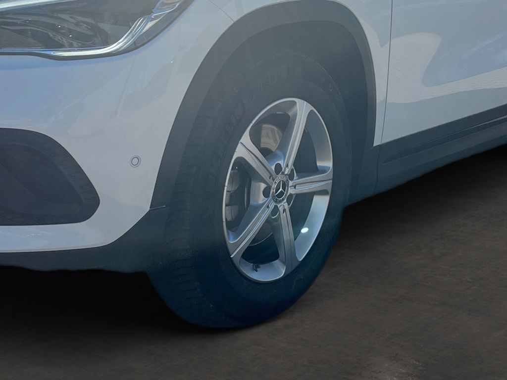 Fahrzeugabbildung Mercedes-Benz GLA 200 Progressive Night AHK LED SHZ Ambie. KAM