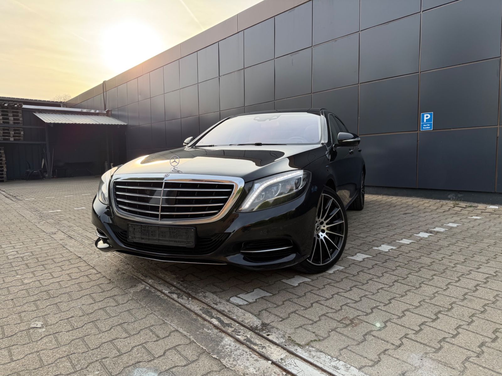 MERCEDES-BENZ S 350 d -VOLL CHAUFFEUR PAKET NAVI LEDER PANO