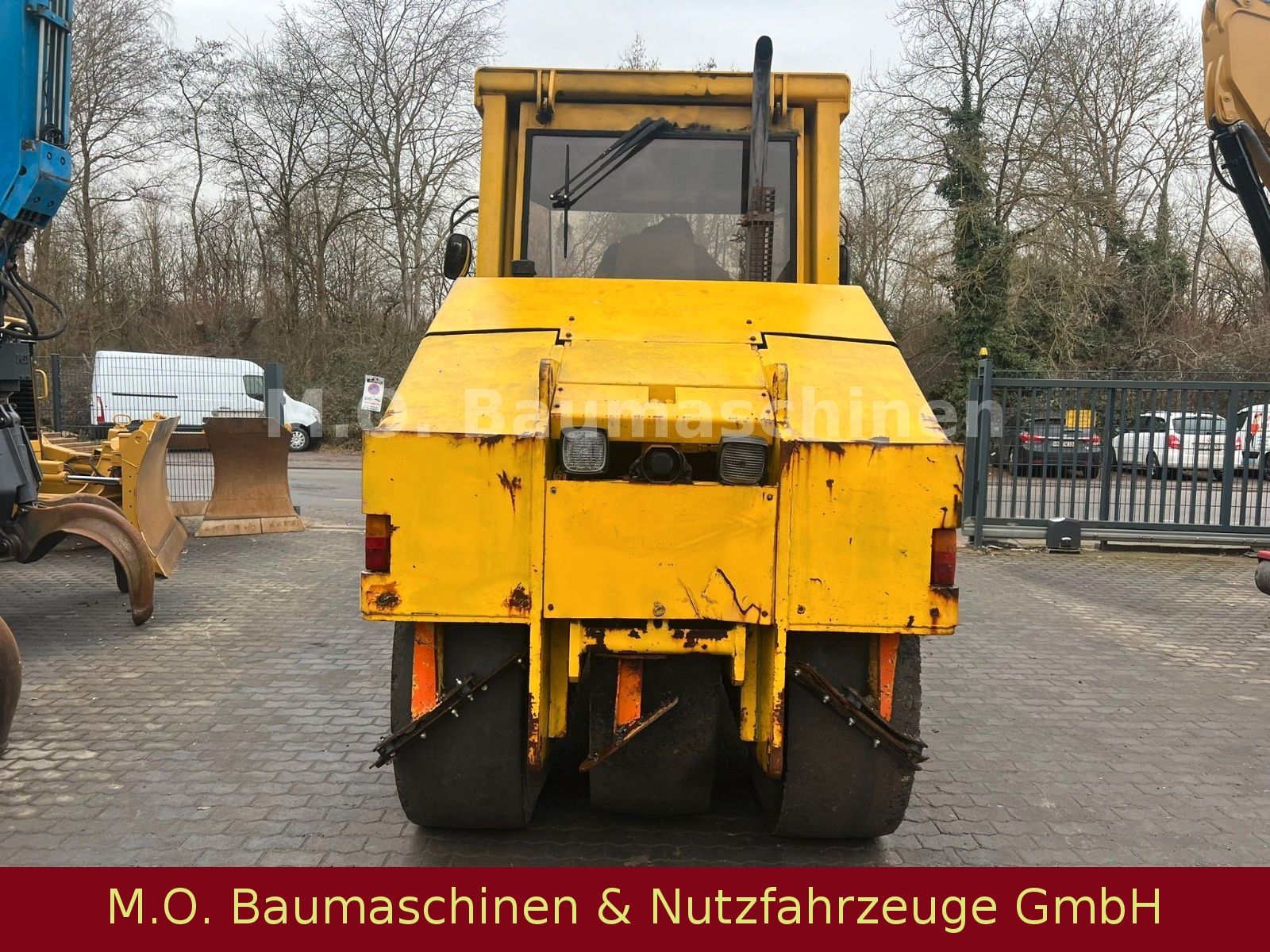 Fahrzeugabbildung CAT CB-535 B / Kombiwalze /