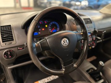 MYAUTOCENTER – Gebraucht- und Jahreswagen mit Werkstattservice in Pfaffenhofen Volkswagen Polo IV Comfortline *TÜV NEU*KLIMA*ELEKTR.FENSTE