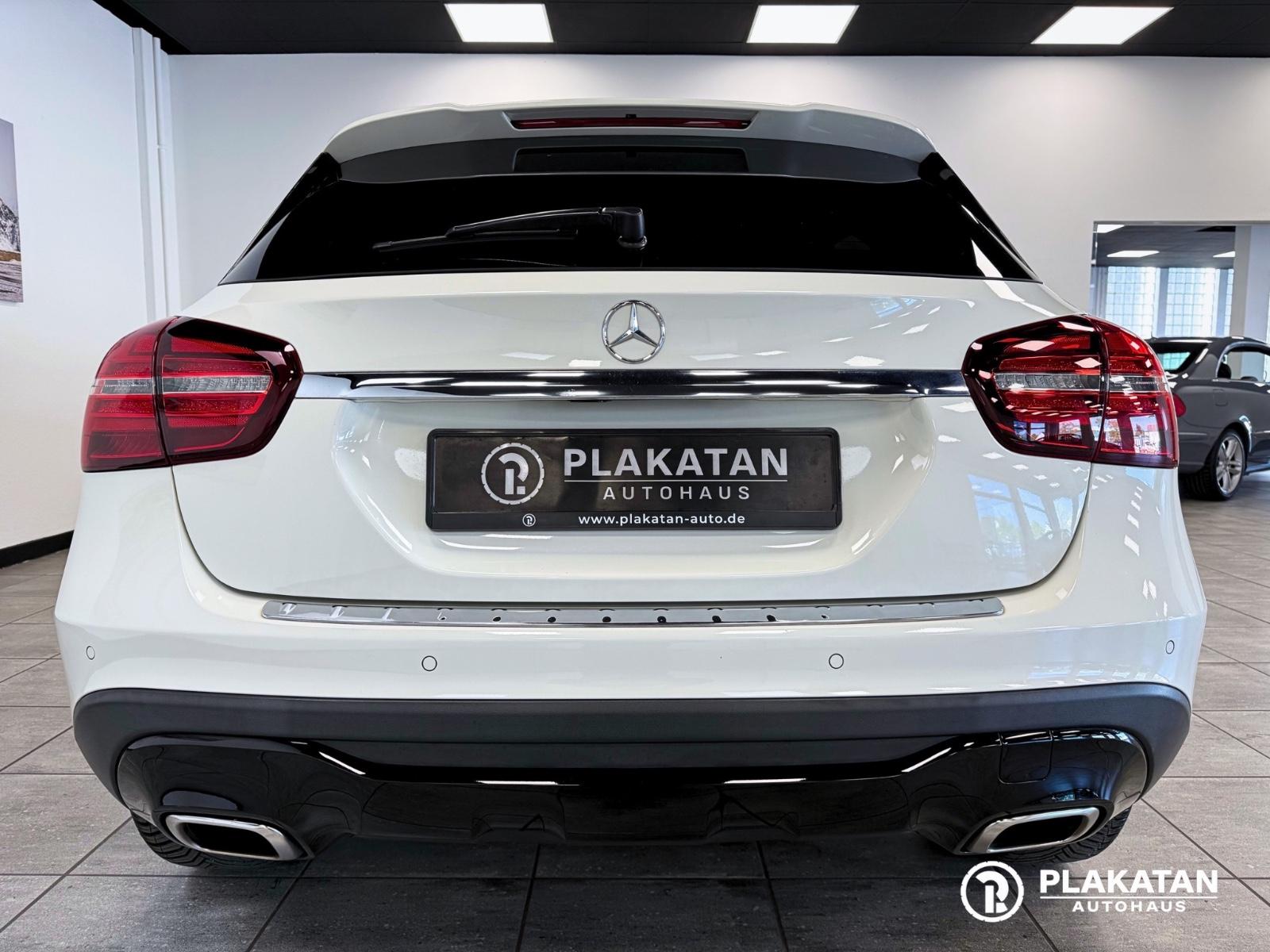 Mercedes-Benz GLA 200 AMG Night Packet Panorama Memory