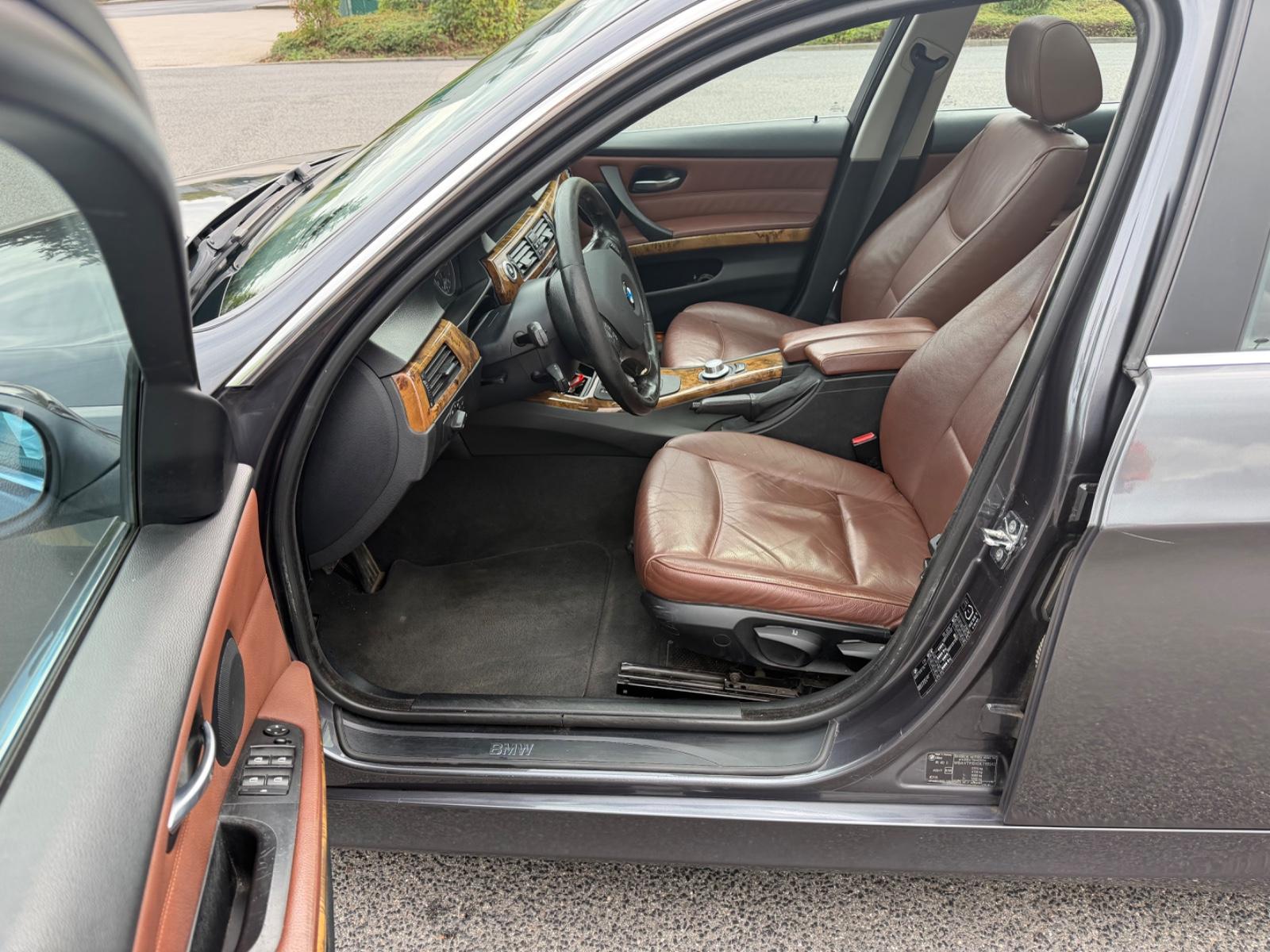 BMW 330 2006 — photo 8
