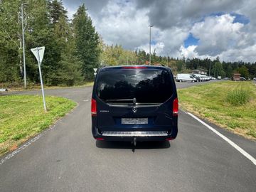 Mercedes V 220 - 8