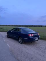 Volkswagen Passat 1.6 FSI Highline Highline - Volkswagen Passat aus 2005: Highline