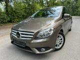 Mercedes-Benz B 200 Top Zustand Navi TÜV/AU NEU - gebrauchte Mercedes-Benz B 200 aus dem Jahr 2013