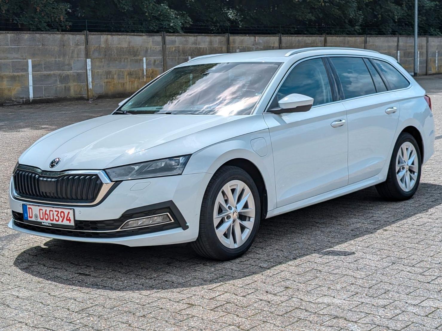 Skoda Octavia 1.4 TSI iV MoonweissPerl/Leder/KeyLess