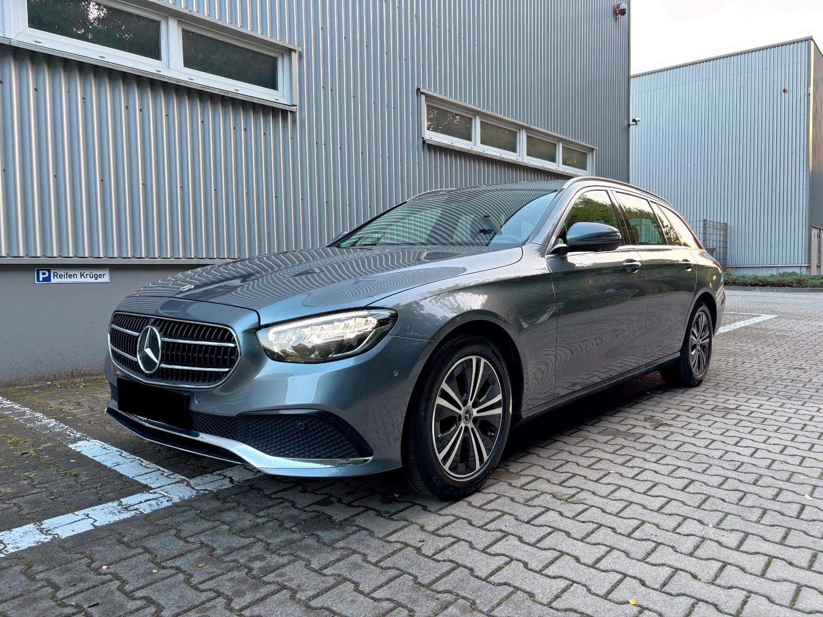 Mercedes-Benz E 220 d 4MATIC T Aut.  AHK MBUX P.ASS LED 360°