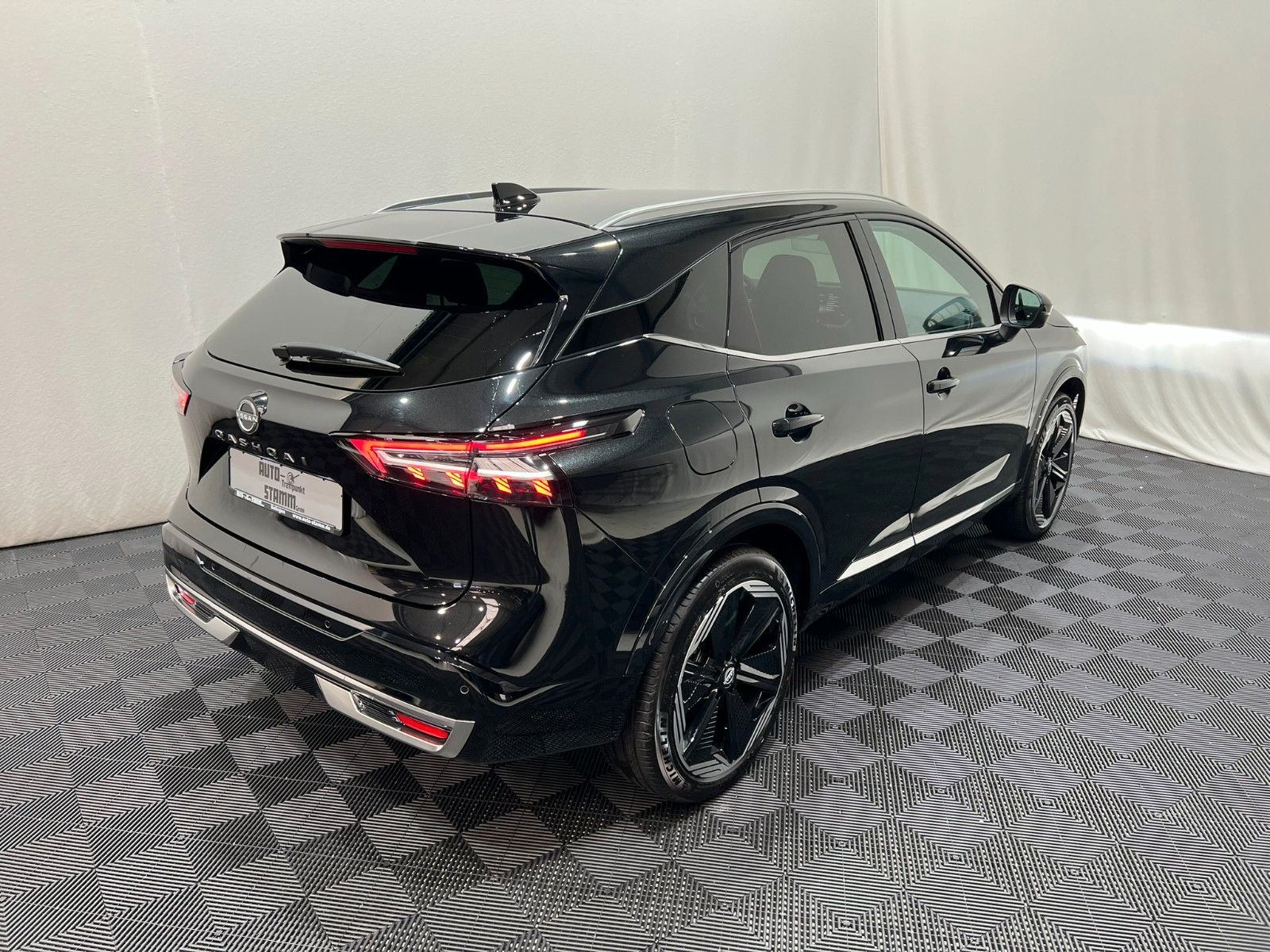 Fahrzeugabbildung Nissan Qashqai 1.3 MHEV -X-tronic Tekna+Premium