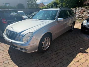Mercedes E 200 - 4