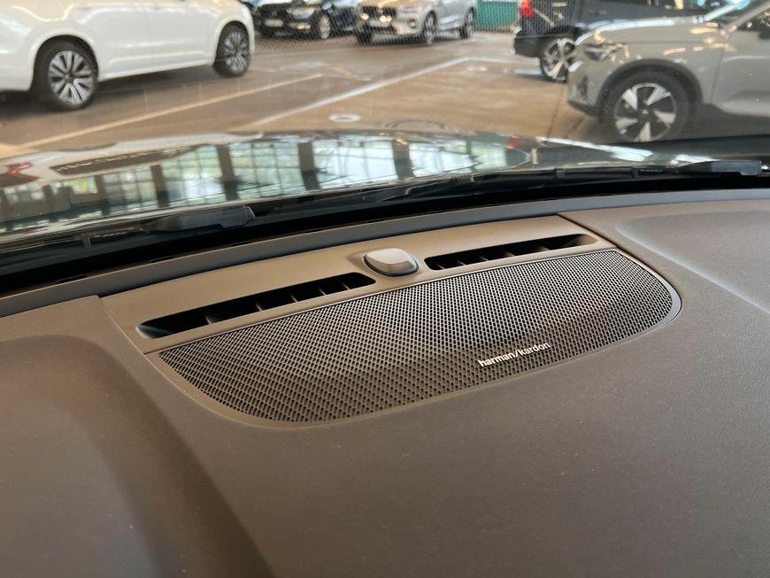 Volvo XC40 B3 Plus Black-Edition DKG Pixel-LED 360° Al