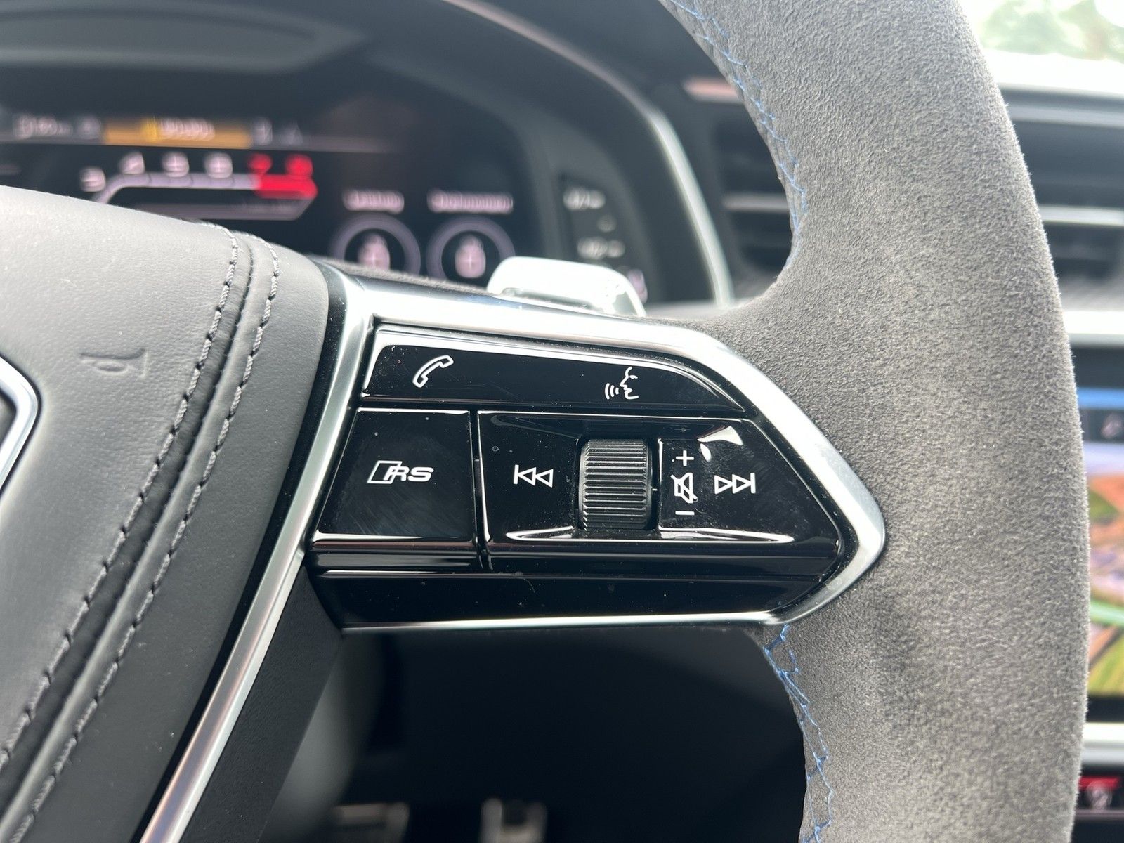 Fahrzeugabbildung Audi RS 6 Avant ASG 3 J./150t km RS-Dynamikpaket plus