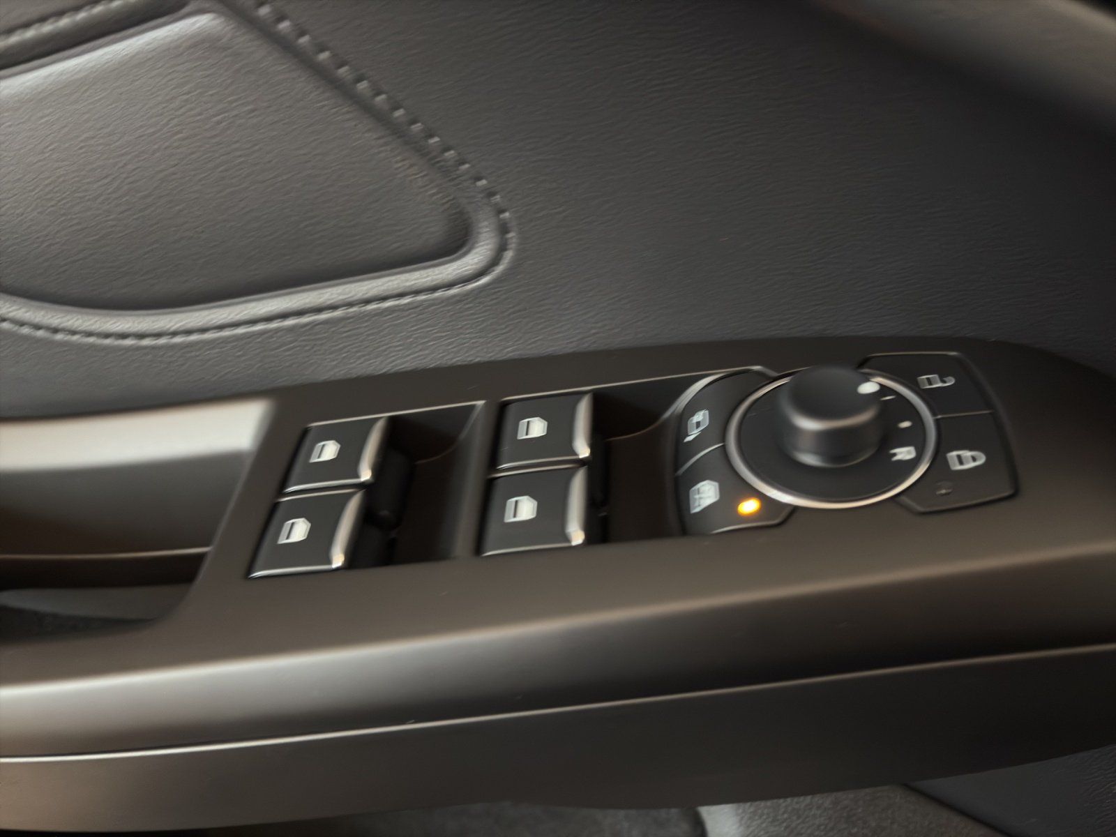 Fahrzeugabbildung Ford Focus Turnier Titanium Edition Fahrer Pak. Win.P