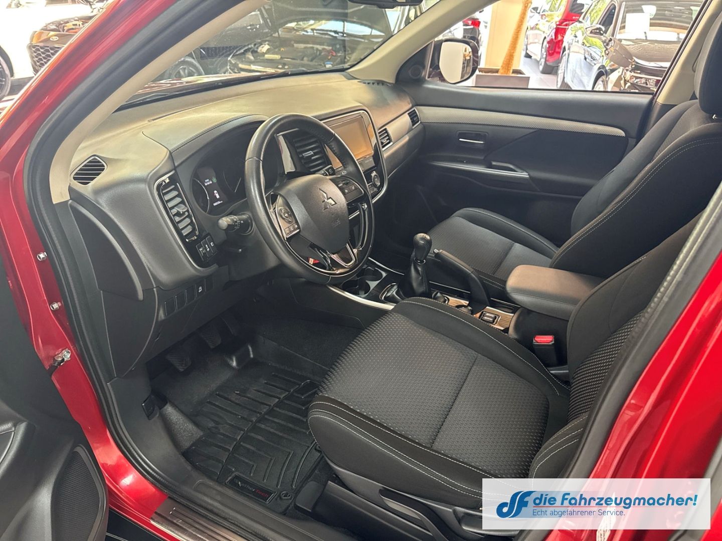 Fahrzeugabbildung Mitsubishi Outlander Edition 100 2WD Apple CarPlay Android
