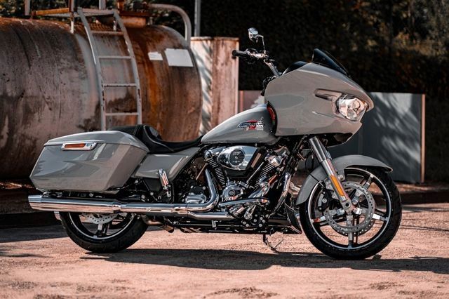 Harley-Davidson FLTRX Road Glide 117 -sofort- steht im Showroom!