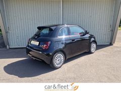 Fahrzeugabbildung Fiat 500e Red Komfort 23,8 kWh SiHz PDC RFK Tempo DAB