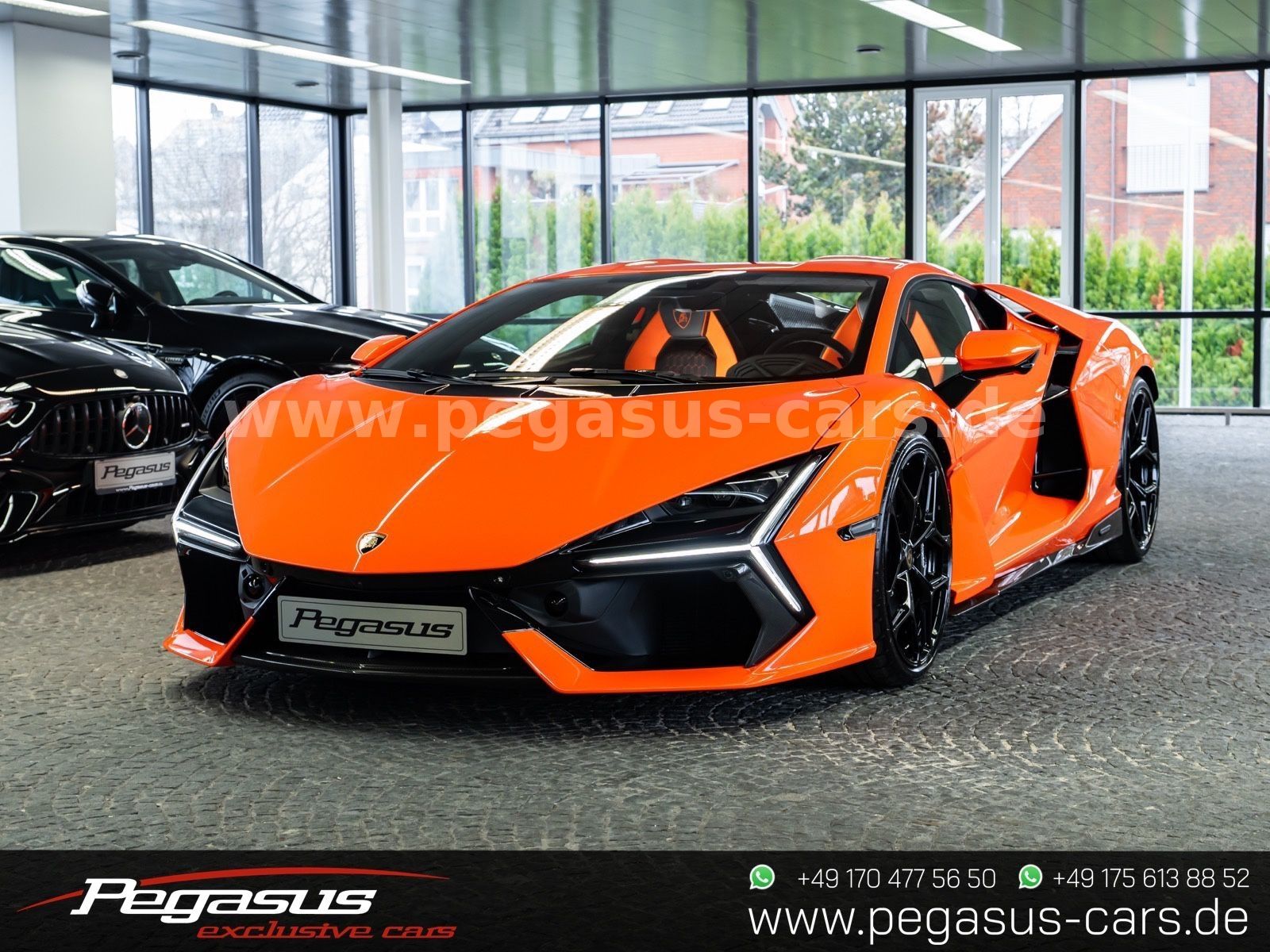 LAMBORGHINI Revuelto - 3